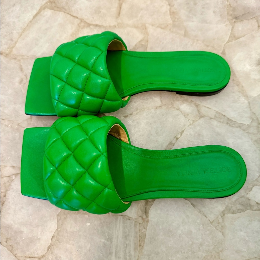 Bottega Veneta Padded Flat Sandal - Picture 4 of 8